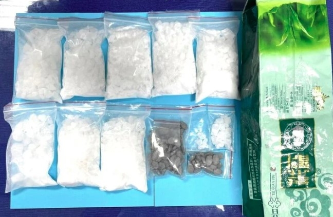 Two arrested for trafficking drugs from Laos